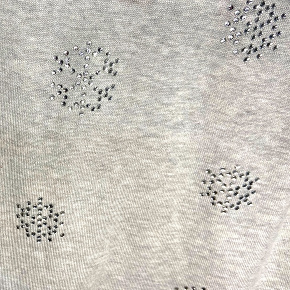 MARLED Gray Sweater With Snowflake Embellishments Women’s Size M - Picture 3 of 5